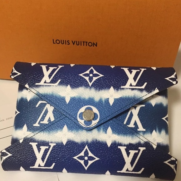 Louis Vuitton Handbags - NEW LOUIS VUITTON MEDIUM ESCALE KIRIGAMI POCHETTE